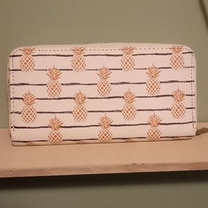 NWOT long wallet, pineapple print, zip around closure
